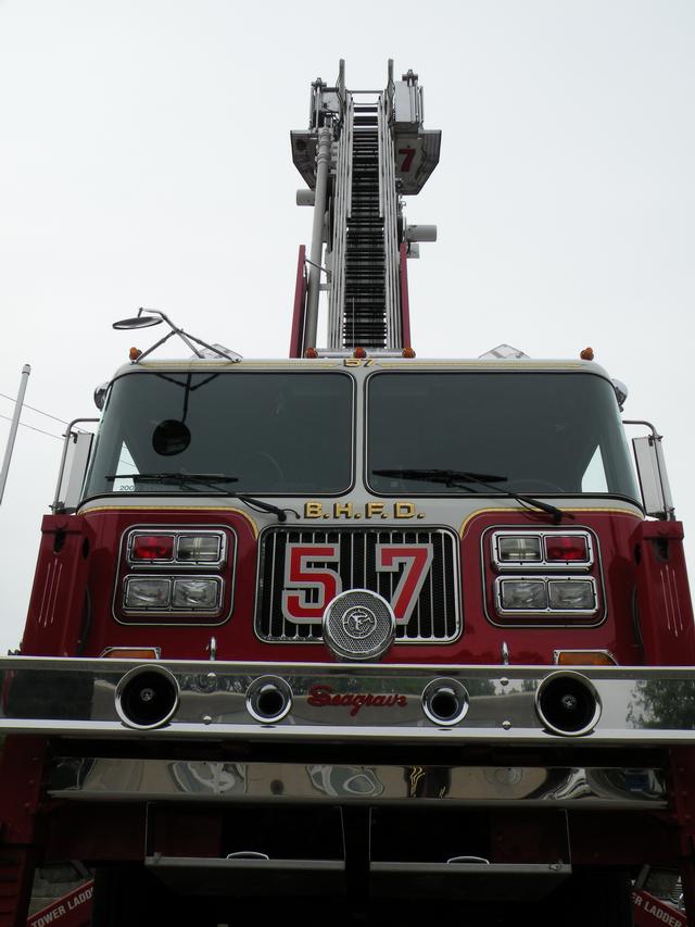 Tower Ladder 57 (2000 Seagrave)